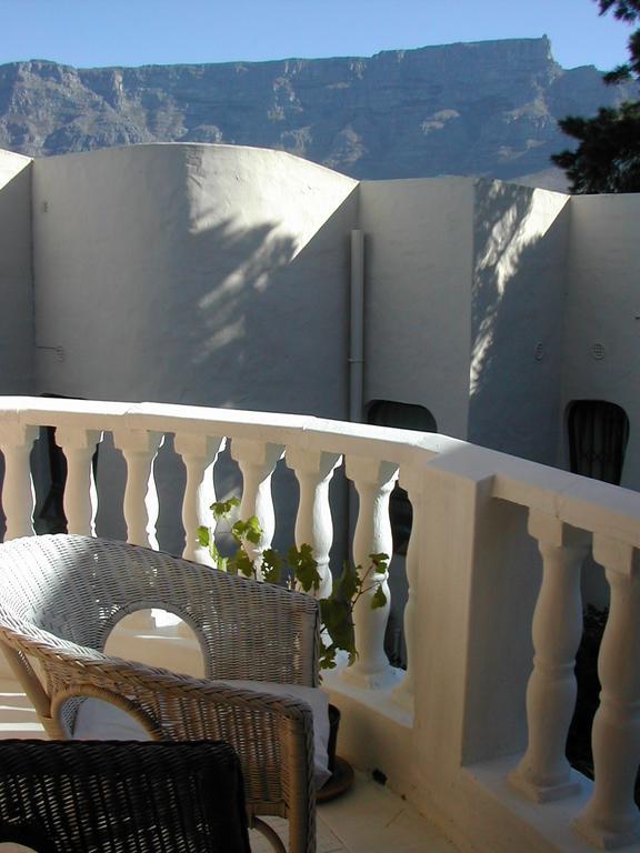 Upperbloem Guesthouse&apartments Le Cap