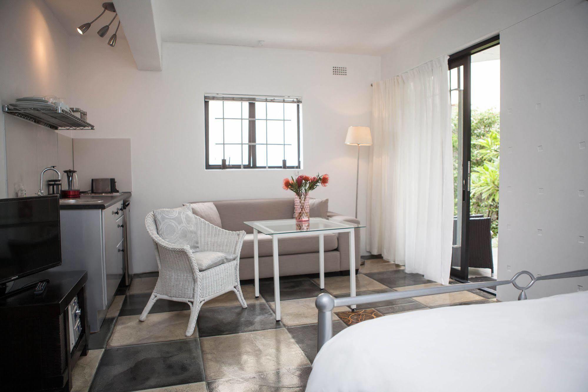 Upperbloem Guesthouse&apartments Le Cap