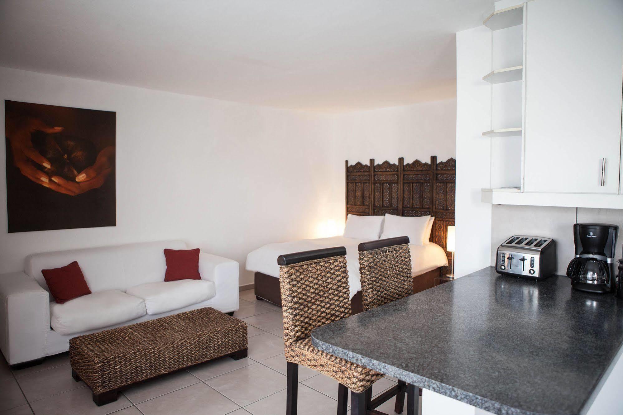 Upperbloem Guesthouse&apartments